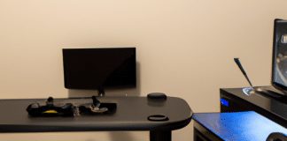 are there adjustable gaming desks for standing while playing